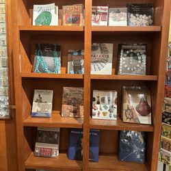 Indian Pueblo Cultural Center Gift Shop - So helpful with deeper learning & authentic history
