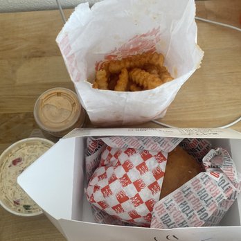 Howlin' Ray's - Th chicken Sando , Hot Shake Fries, comeback sauce and Mac salad. - Southern Near Me - Los Angeles, California Howlin' Ray's - Th chicken Sando , Hot Shake Fries, comeback sauce and Mac salad. - Southern Near Me - Los Angeles, California