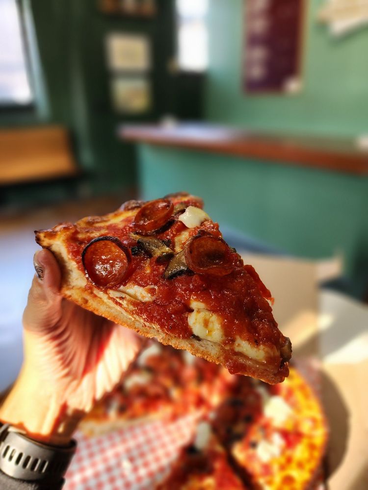 Milly’s Pizza In The Pan