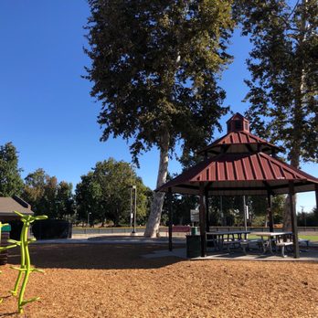 Borchard Community Park - Pergola with benches - Parks Near Me - Newbury Park, California Borchard Community Park - Pergola with benches - Parks Near Me - Newbury Park, California