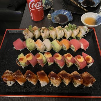 Sushi Payce - White Sox Roll Tiger Roll Phoenix Roll Rainbow Roll - Sushi Bars Near Me - Chicago, Illinois