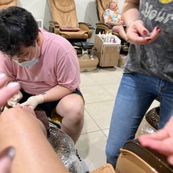Le Nails & Spa