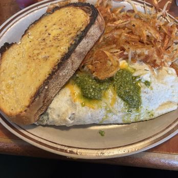 Sunset Cafe & Loose Wolf Saloon - Whistle stop omelette with crispy hash browns and homemade sour dough bread - YUM! - American Near Me - Cle Elum, Washington