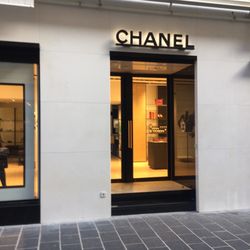 Chanel - Entrance