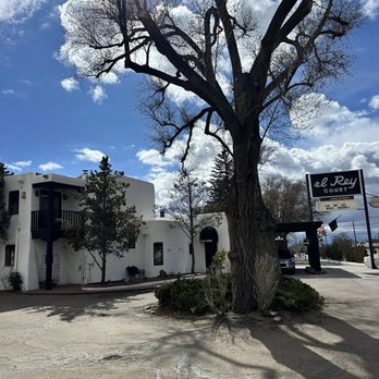 El Rey Court - The entrance - Hotels Near Me - Santa Fe, New Mexico