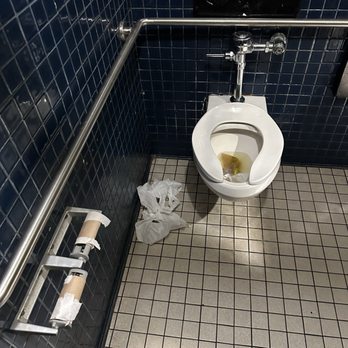 BJ's Restaurant & Brewhouse - Men's restroom, no toilet paper , heavy on the urine though. & on the floor - Pizza Near Me - La Mesa, California