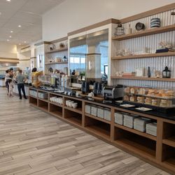 Latitude & Longitude - Breakfast buffet