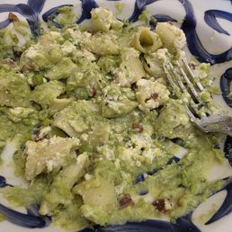 Macaroni drowned in pea sauce