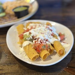 Senoritas Mexican Kitchen - Chicken flautas