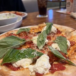 burrata pizza
