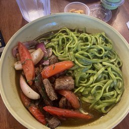 Tallarines Verdes Con Pollo