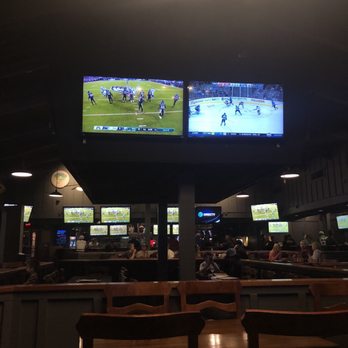 Oggi's - Inside - Pizza Near Me - Encinitas, California