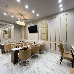 Deluxe Nails Spa 2 - Interior