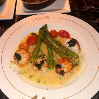 EVELYN - Scallops - Lounges Near Me - Dallas, Texas