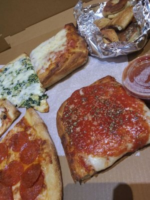 Avellino's Pizzeria & Catering by null