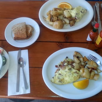 Redwood Cafe - Split a mushroom/onion omelette - New American Near Me - Cambria, California Redwood Cafe - Split a mushroom/onion omelette - New American Near Me - Cambria, California