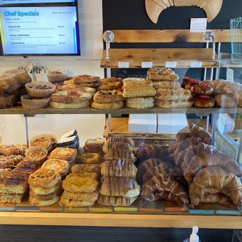 Breadologie Bakery - Bakeries Near Me - Granada Hills, California