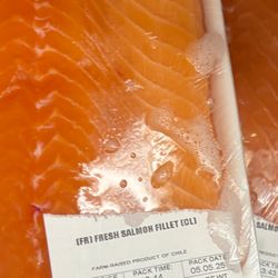 Harris Teeter - Notice the soap that dripped down when washing the seafood bins. It may have contaminated the other meats below.