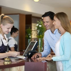 Quellenhotel Heiltherme - Rezeption der Heiltherme Bad Waltersdorf, Quellenhotel & Spa