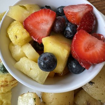 Brioche Bakery & Cafe - Fruit with entree - Breakfast & Brunch Near Me - San Francisco, California Brioche Bakery & Cafe - Fruit with entree - Breakfast & Brunch Near Me - San Francisco, California