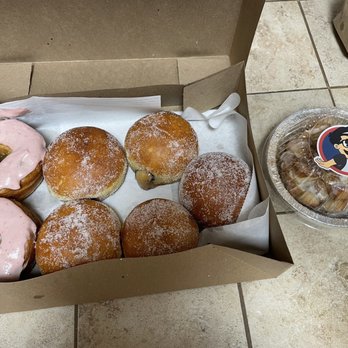 Cal’s Bakeshop - Variety bundle - Bakeries Near Me - Tucson, Arizona Cal’s Bakeshop - Variety bundle - Bakeries Near Me - Tucson, Arizona