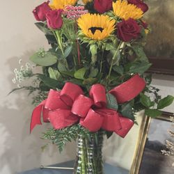 Jasmin's Flowers & Event Decor - #62, roses and sunflowers