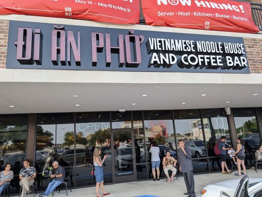 Di An Pho by null
