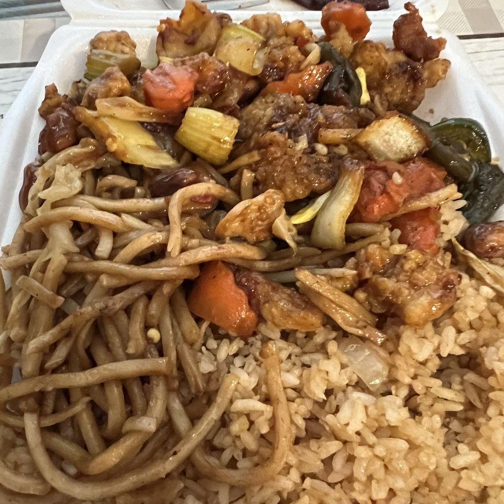 Fast Wok - Jalapeño chicken and Kung Pao Chicken delicious! - Asian Fusion Near Me - Ontario, California Fast Wok - Jalapeño chicken and Kung Pao Chicken delicious! - Asian Fusion Near Me - Ontario, California