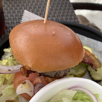Bongos Beach Bar and Grille - Cheeseburger - Bars Near Me - St. Pete Beach, Florida