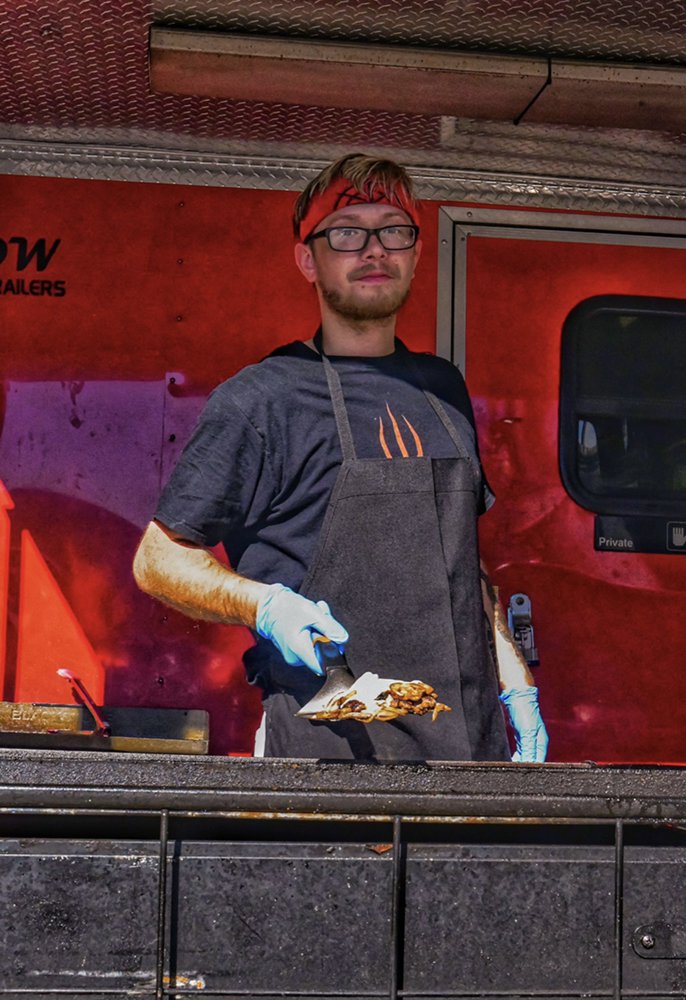 Izzy’s Food Truck And Catering Logo