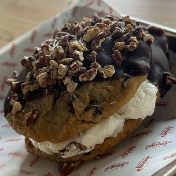 Jonesy’s Fried Chicken - Ice Cream sandwich - Chicken Wings Near Me - Goleta, California
