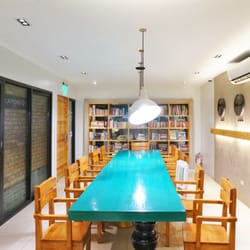 Tweedle Book Café