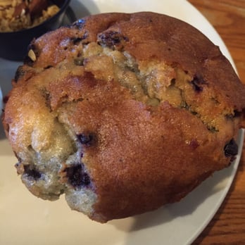 Cracker Barrel Old Country Store - Blueberry muffin at breakfast - American Near Me - St. Augustine, Florida