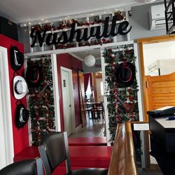 Momma’s Nashville Kitchen - Dining Area