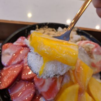 TSAôCAA - look at that snowflake ice - Bubble Tea Near Me - Chicago, Illinois TSAôCAA - look at that snowflake ice - Bubble Tea Near Me - Chicago, Illinois