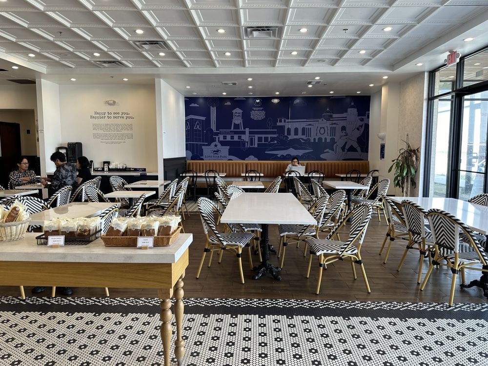 Social spots from Paris Baguette