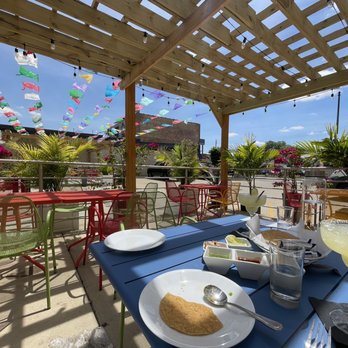 Baha Restaurant - Patio - Seafood Near Me - Chicago, Illinois