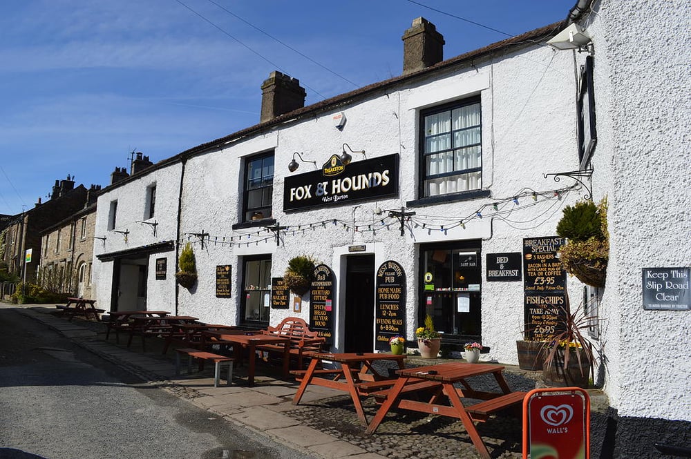 THE FOX & HOUNDS Updated October 2024 West Burton, Leyburn, North