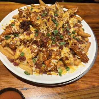 Miller's Ale House - ZINGERS MOUNTAIN MELT® - American Near Me - Orlando, Florida