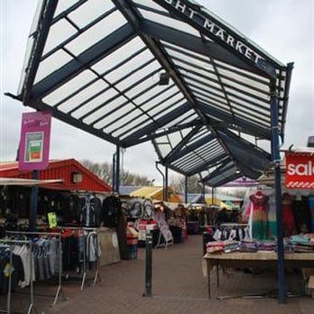 Longsight Market - Longsight Market entrance. - Shopping Centers Near Me - Manchester, XGM