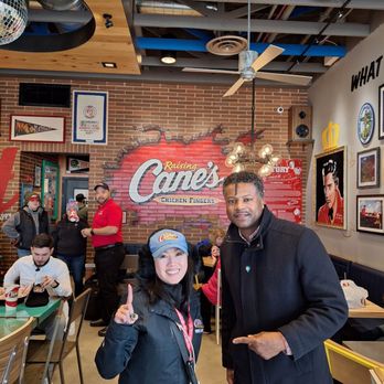 Raising Cane's Chicken Fingers - Chicken Shop Near Me - Des Plaines, Illinois