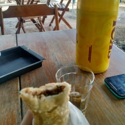 Pópidi Rock Bar - Pastel em cone super recheado e cerveja canela de pedreiro