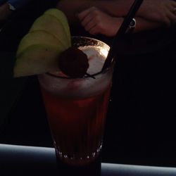 Intemporel Bar - L'éternel : jus de framboise, pomme, citron vert et sirop de litchi et ginger beer