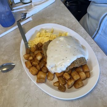 Dimples Diner - Country Fried Steak - Breakfast & Brunch Near Me - Visalia, California