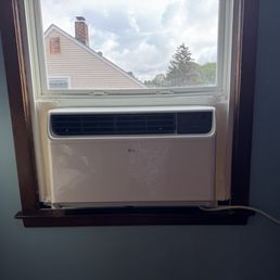 Did not use plexiglass. Only foam! And Sal, a store manager, said that's how it's done. Yes, if you're a scam artist! Did not use plexiglass. Only foam! And Sal, a store manager, said that's how it's done. Yes, if you're a scam artist!