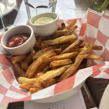 DJ's Great Room - TRUFFLE FRIES - Bars Near Me - Chicago, Illinois DJ's Great Room - TRUFFLE FRIES - Bars Near Me - Chicago, Illinois