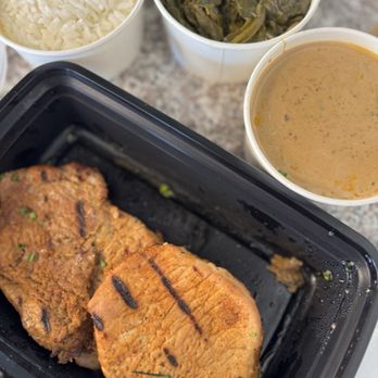 Georgia's Restaurant - Smothered Pork Chops - Soul Food Near Me - Long Beach, California