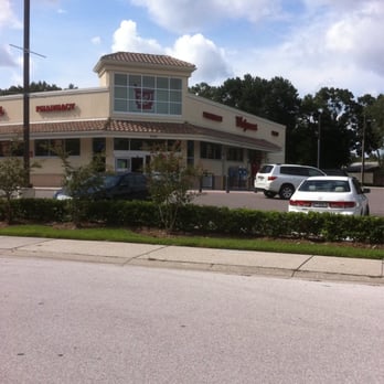 Walgreens - cars parked in front of the store - Drugstores Near Me - Palm Harbor, Florida