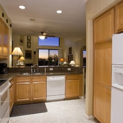 Signature Vacation Rentals - Signature Vacation Rentals - Kitchen
