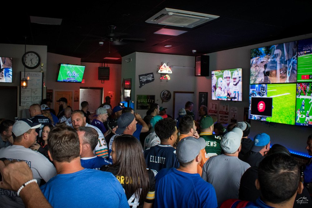 SCOREBOARD BAR & GRILL Updated July 2024 19 Photos 1480 Meriden